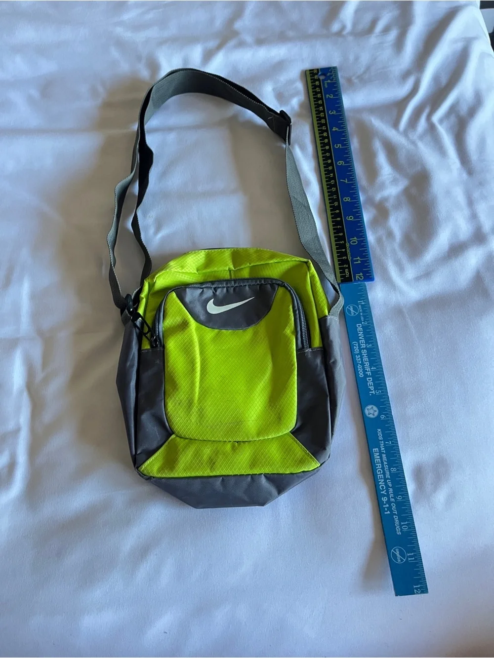 Nike Crossbody Messenger Shoulder Bag Neon Lime Green Grey Nylon 80s Vintage